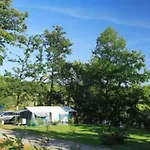 Campsite Zecamping 3 Anime Pet Friendly Familial Piscine Chauffee *